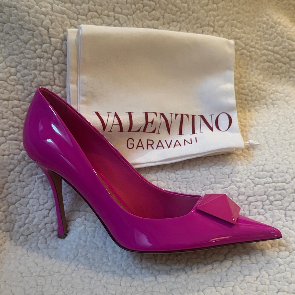 Valentino Garavani Fuchsia Heels